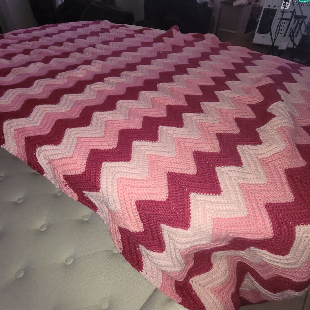 Handmade Crochet Afghan Throw Lap Blanket Zig Zag Ripple Pattern Chevron - Picture 4 of 11